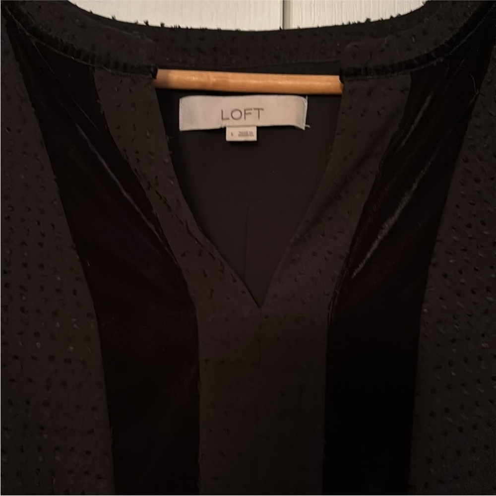 LOFT Women's Elegant Black Blouse - Picture 3 of 4